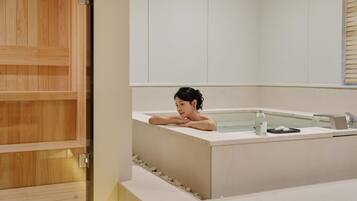 Signature Spa & Sauna | Yksityinen kuumavesiallas