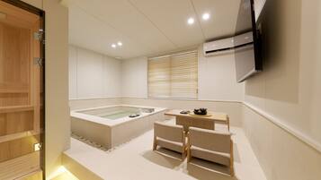 Signature Spa & Sauna | Free WiFi