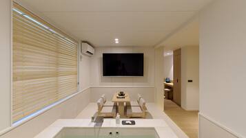 Signature Spa & Sauna | Private spa tub