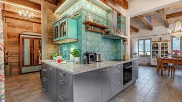 Coffee/tea maker, fridge, microwave, oven