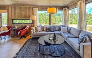 Smart TV, fireplace - Amazing home in Gol with house a mountain view (Gol)