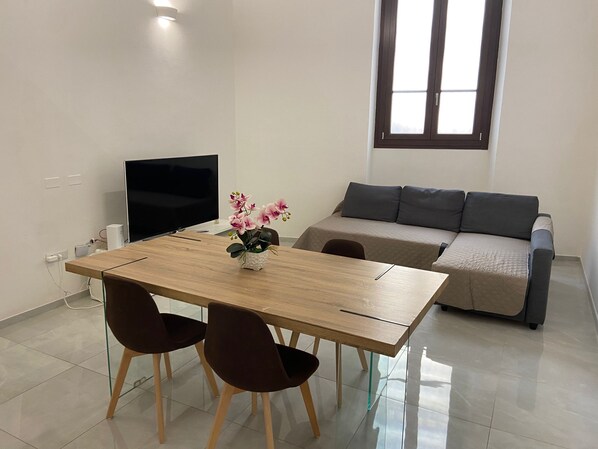 Interior - HH Corso Vittorio Emanuele II No. 117 - Open Loft (Cagliari)