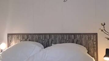 Chalet | 2 bedrooms, individually furnished, bed sheets