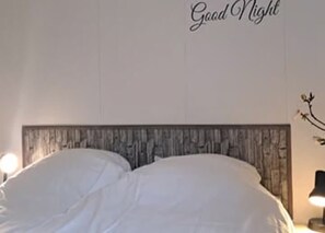 Chalet | 2 bedrooms, individually furnished, bed sheets - Chalet in the Heart of South Beveland (Heinkenszand)