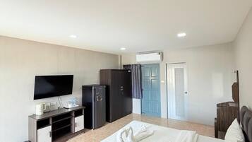 Deluxe Double Room, Balcony, Pool View