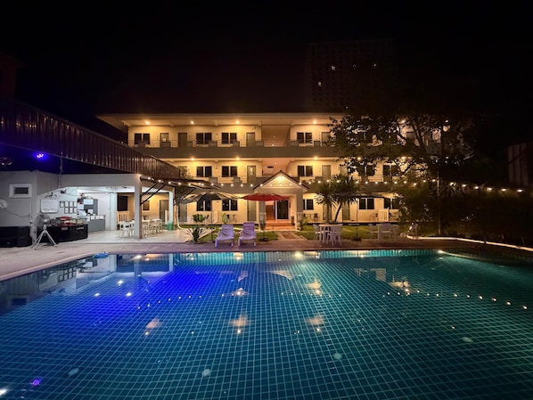 Outdoor pool - Amaya Bloom Resort & Spa (Muang Pattaya)