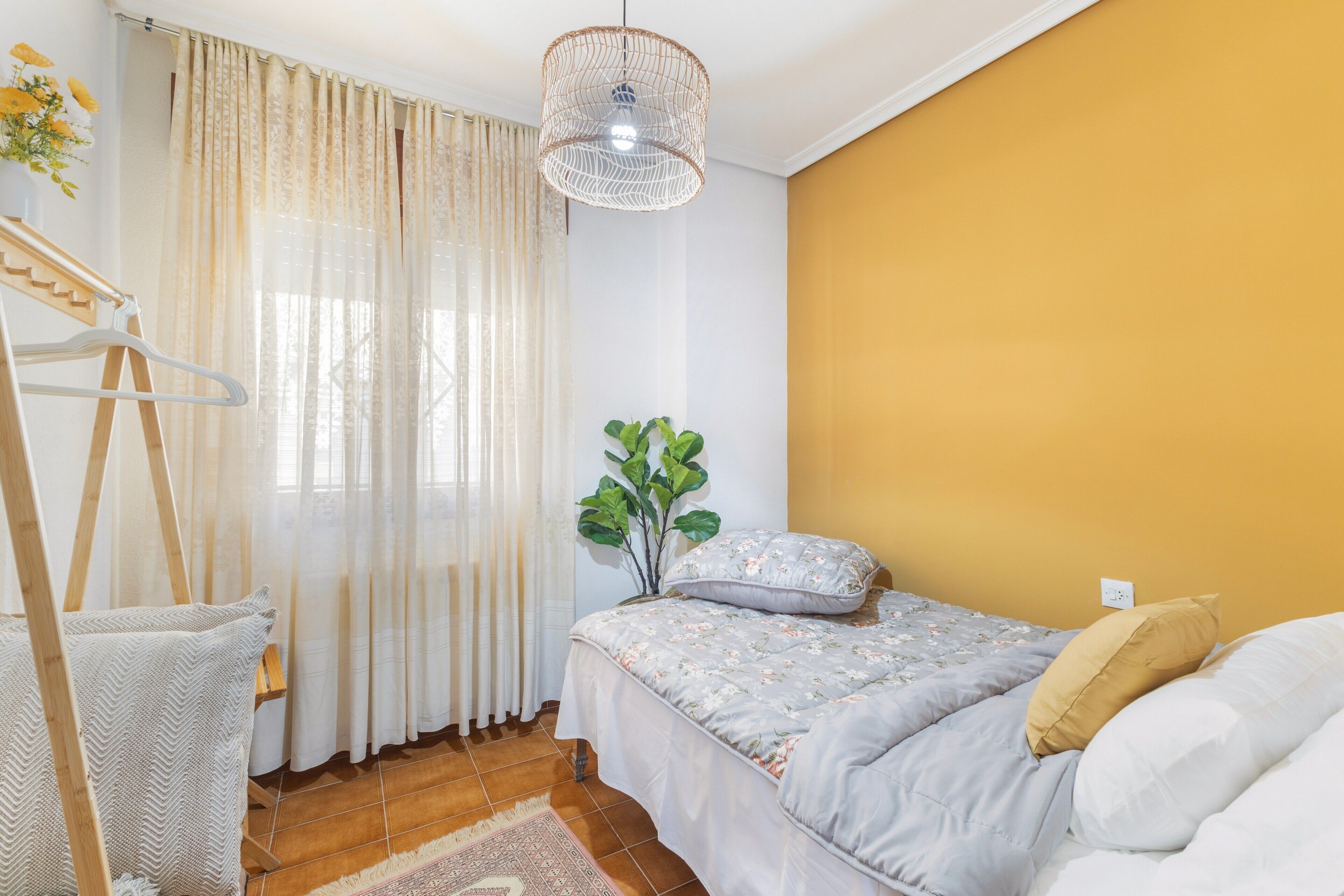 5 Schlafzimmer, Bügeleisen/Bügelbrett, Bettwäsche