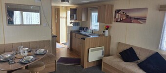 Beautiful 8 Berth - Caravan - Abergele