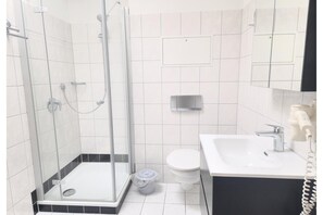 Bathroom - Ferienwohnung im 3.OG mit Balkon in Sellin (Sellin)