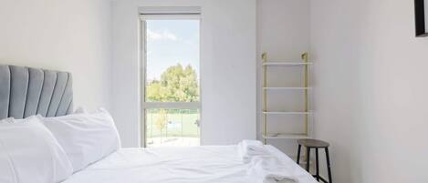 2 bedrooms, travel cot, Internet, bed sheets