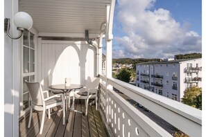 Outdoor dining - Seepark Sellin: Komfortable Ferienwohnung nahe Strand (Sellin)