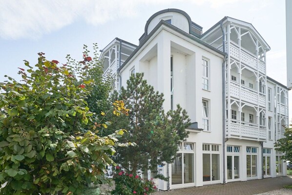 Exterior - Ferienwohnung im 3.OG mit Balkon in Sellin (Sellin)