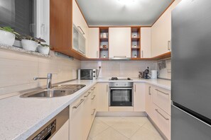 Standard House, 3 Bedrooms, 2 Bathrooms (Pool Villa Marija) | Private kitchen - Pool Villa Marija (Unesic)
