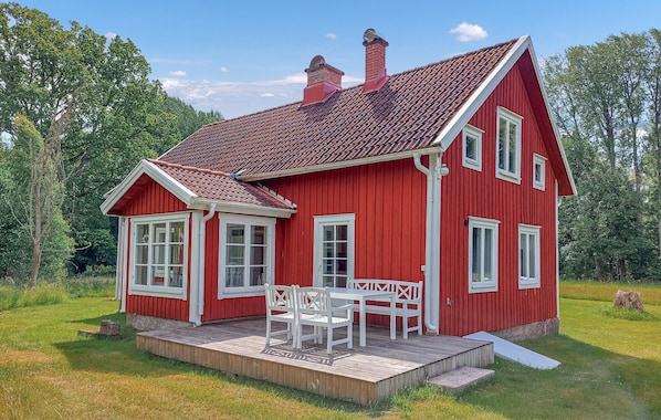 Outdoor dining - Nice home in Ryssby with house a panoramic view (Ryssby)