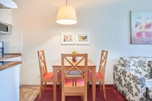 Dining - Ferienwohnung Sellin nahe Strand mit Balkon (Sellin)