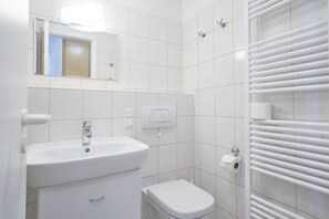 Bathroom - Ferienwohnung Sellin nahe Strand mit Balkon (Sellin)