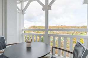 Outdoor dining - Ferienwohnung in Sellin mit Balkon und WLAN (Sellin)
