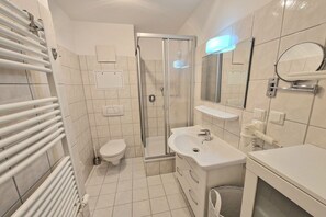 Bathroom - Ferienwohnung mit Balkon in sonniger Süd-West-Lage in Sellin (Sellin)