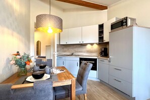 Dining - Moderne Ferienwohnung mit Balkon und WLAN in Sellin (Sellin)
