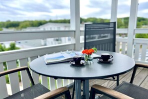 Outdoor dining - Moderne Ferienwohnung mit Balkon und WLAN in Sellin (Sellin)