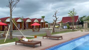 2 piscinas al aire libre