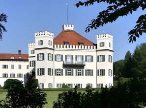Exterior - Apartment 'Schmuckkastl' with Private Terrace, Shared Garden and Wi-Fi (Schäftlarn)