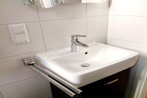 Bathroom - Charmante Ferienwohnung in Sellin mit Balkon (Sellin)