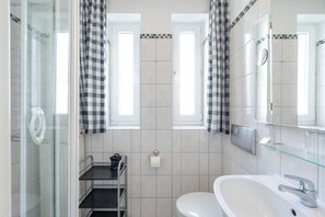 Bathroom - Ostseeurlaub zu Zweit - Ferienwohnung in Sellin mit Balkon (Sellin)