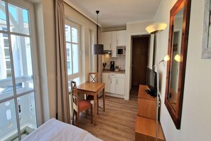 Room - Ostseeurlaub für 2 - Ferienwohnung in Sellin mit Balkon (Sellin)