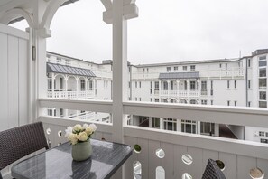 Outdoor dining - Charmante Ferienwohnung im Seepark Sellin mit AHOI-Rabatt (Sellin)