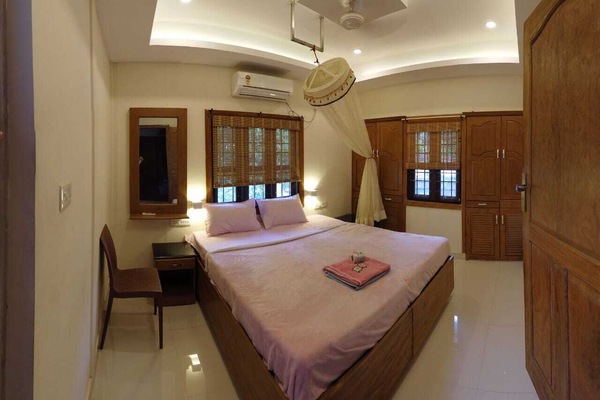 Premium Double or Twin Room | Laptop workspace, WiFi (free)