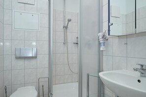 Bathroom - Geräumige Ferienwohnung im Seepark Sellin mit WLAN (Sellin)