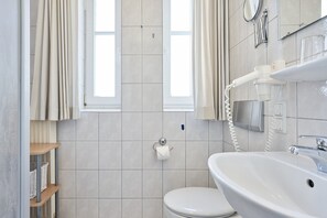 Bathroom - schöne Ferienwohnung in Sellin mit Balkon (Sellin)