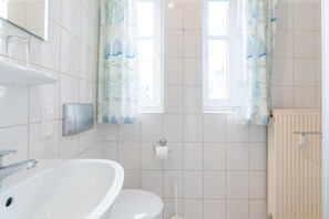 Bathroom - Studio für Zwei in Sellin mit Balkon (Sellin)