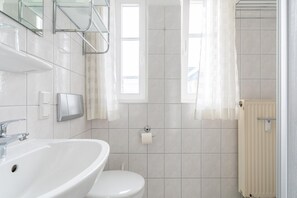 Bathroom - fantastisches Studio im Seepark Sellin mit Balkon (Sellin)