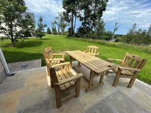 Outdoor dining - 30 River Run (Belturbet)