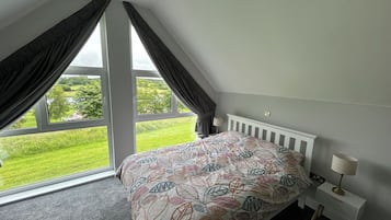 4 bedrooms, individually decorated, individually furnished, free WiFi