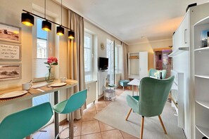 Dining - Ferienwohnung im Seepark Sellin mit Balkon und Infrarotsauna (Sellin)