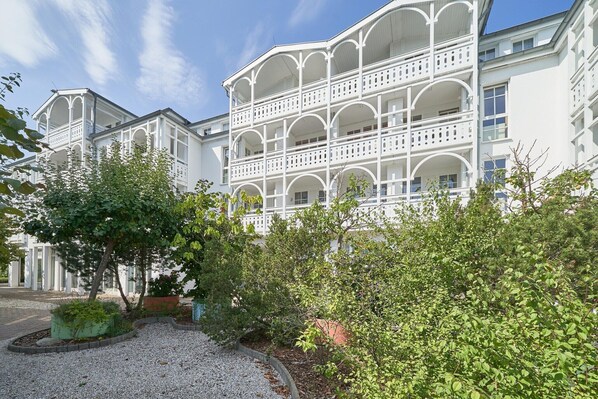 Exterior - Stylische Ferienwohnung für Zwei mit Balkon im Seepark Sellin (Sellin)