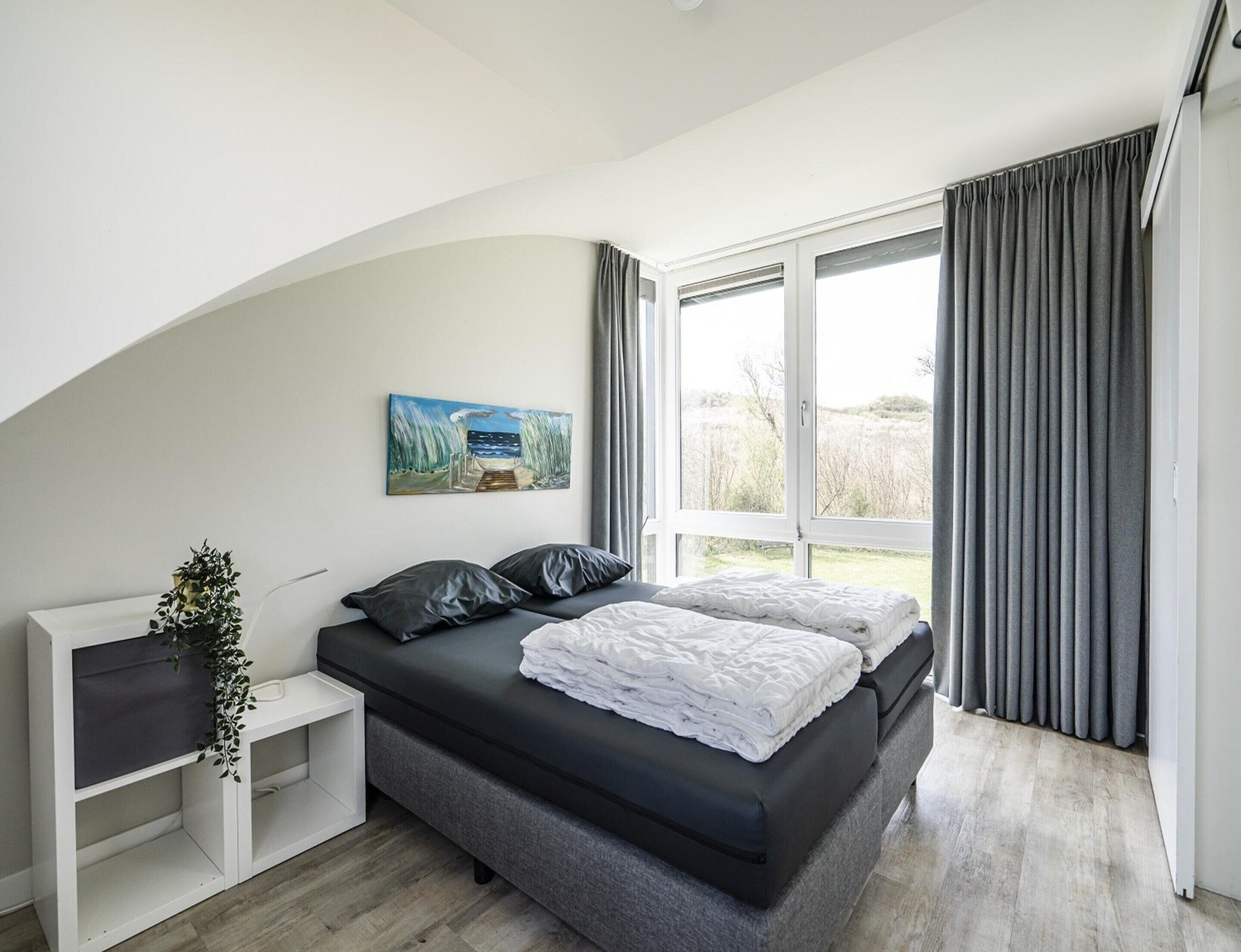2 bedrooms, individually furnished, bed sheets