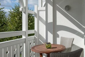 Outdoor dining - Ferienwohnung mit großem Balkon im Seepark Sellin (Sellin)