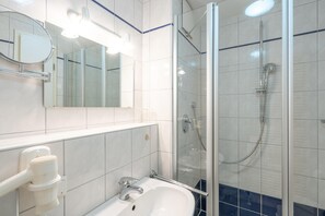 Bathroom - Ferienwohnung im Seepark Sellin mit Balkon (Sellin)