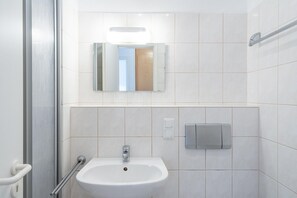 Bathroom - Lichtdurchflutete Ferienwohnung mit Balkon in Südostlage in Sellin (Sellin)