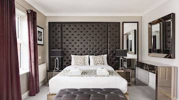 4 bedrooms, bed sheets