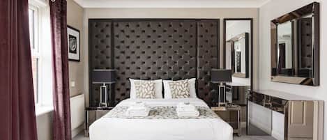 4 bedrooms, bed sheets