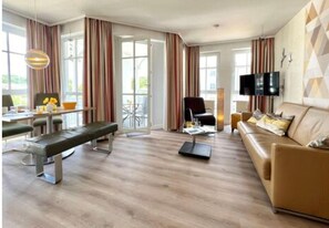 Smart-TV, Tischtennisplatte