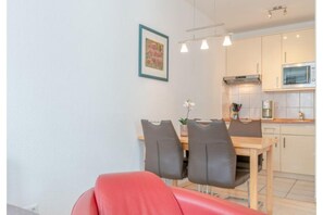 Dining - Komfortable Ferienwohnung mit Balkon (Sellin)