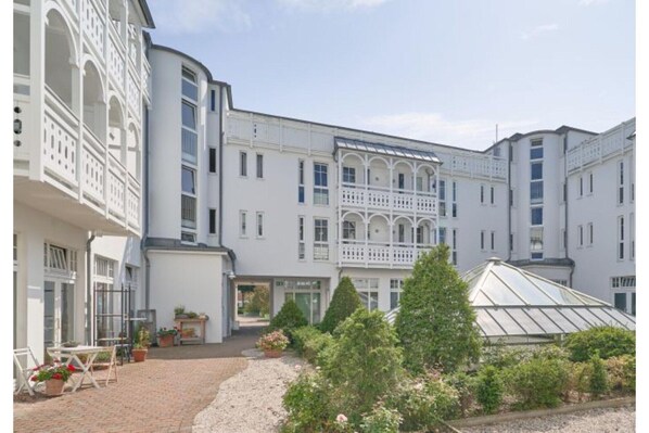 Exterior - Ferienwohnung mit Balkon und Fitnessbereich in Sellin (Sellin)
