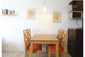 Dining - Ferienwohnung mit Balkon und Fitnessbereich in Sellin (Sellin)