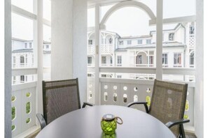 Dining - Ferienwohnung mit Balkon und Freizeitangeboten in Sellin (Sellin)